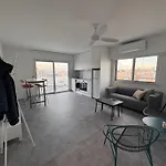 Skyhigh Urban Apts Апартаменты