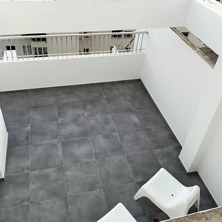 דירה Skyhigh Urban Apts *